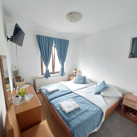 Rooms Putnik เซนญ์ ภายนอก รูปภาพ