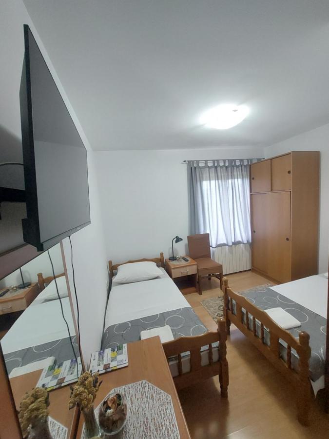 Rooms Putnik เซนญ์ ภายนอก รูปภาพ
